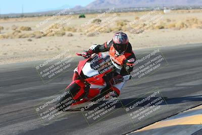 media/Jan-10-2025-CVMA Friday Practice (Fri) [[489e0da257]]/Group 4 and Trackday/Session 2 (Turn 4 Inside)/